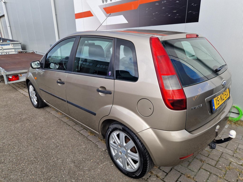 Ford Fiesta 1.6-16v ghia