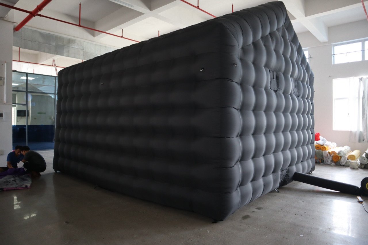Party tent opblaasbaar 5m x 5,5m x 4,5m