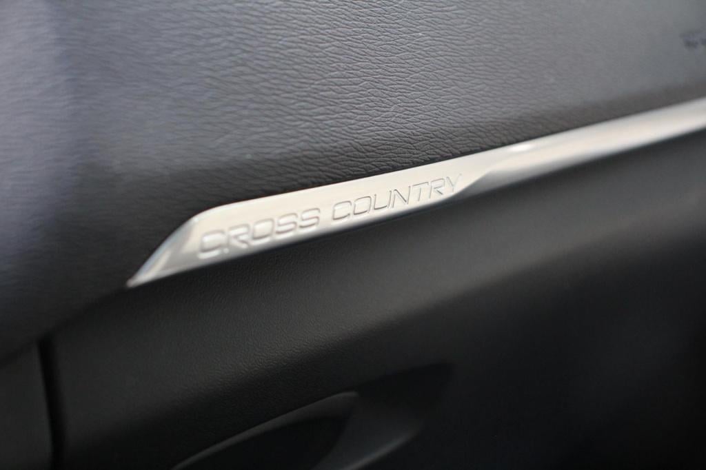 Volvo V40 cross country 2.0 t5 awd summum h&k - full options - panoramadak 