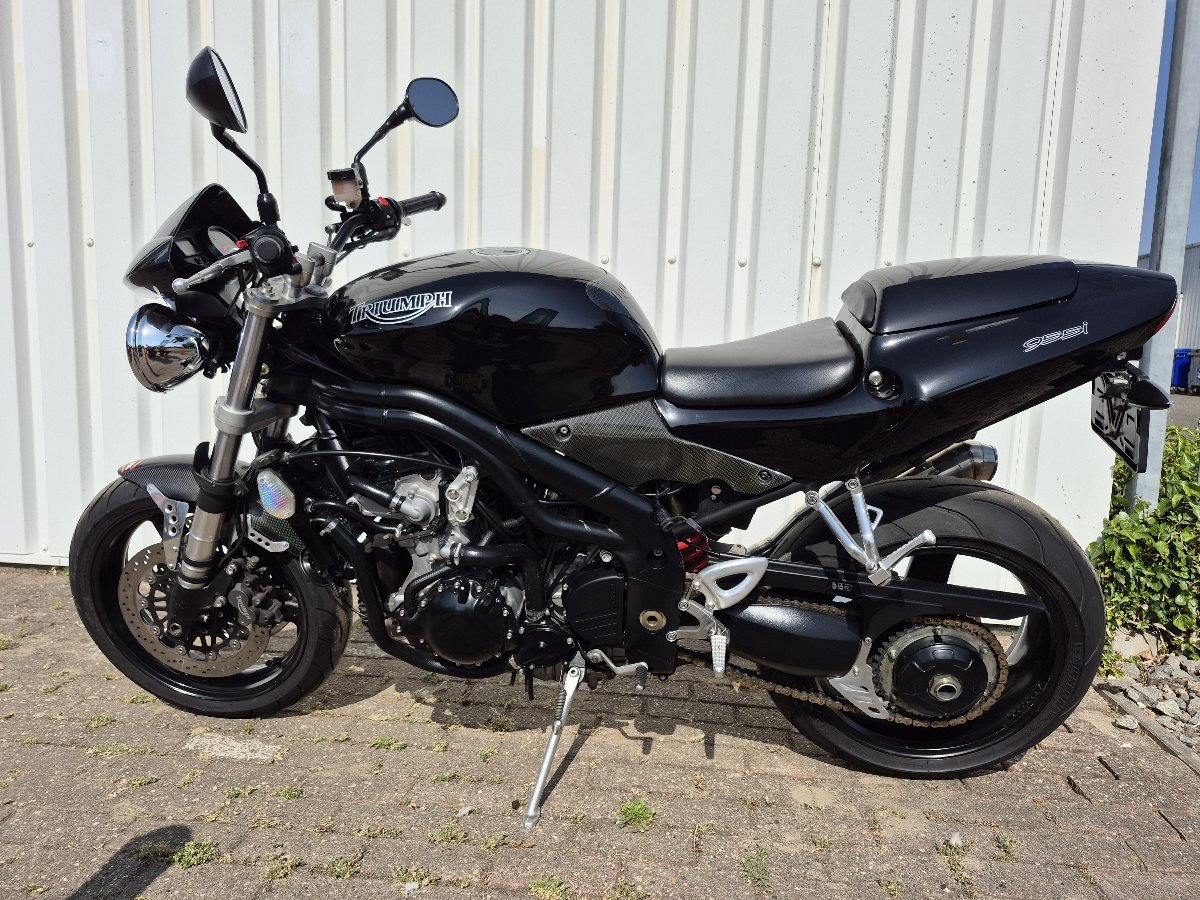 Triumph Speed Triple uit 2004