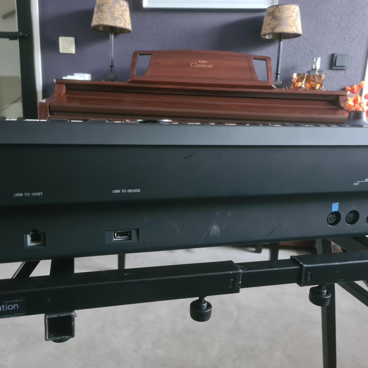 Yamaha MODX8 met softbag