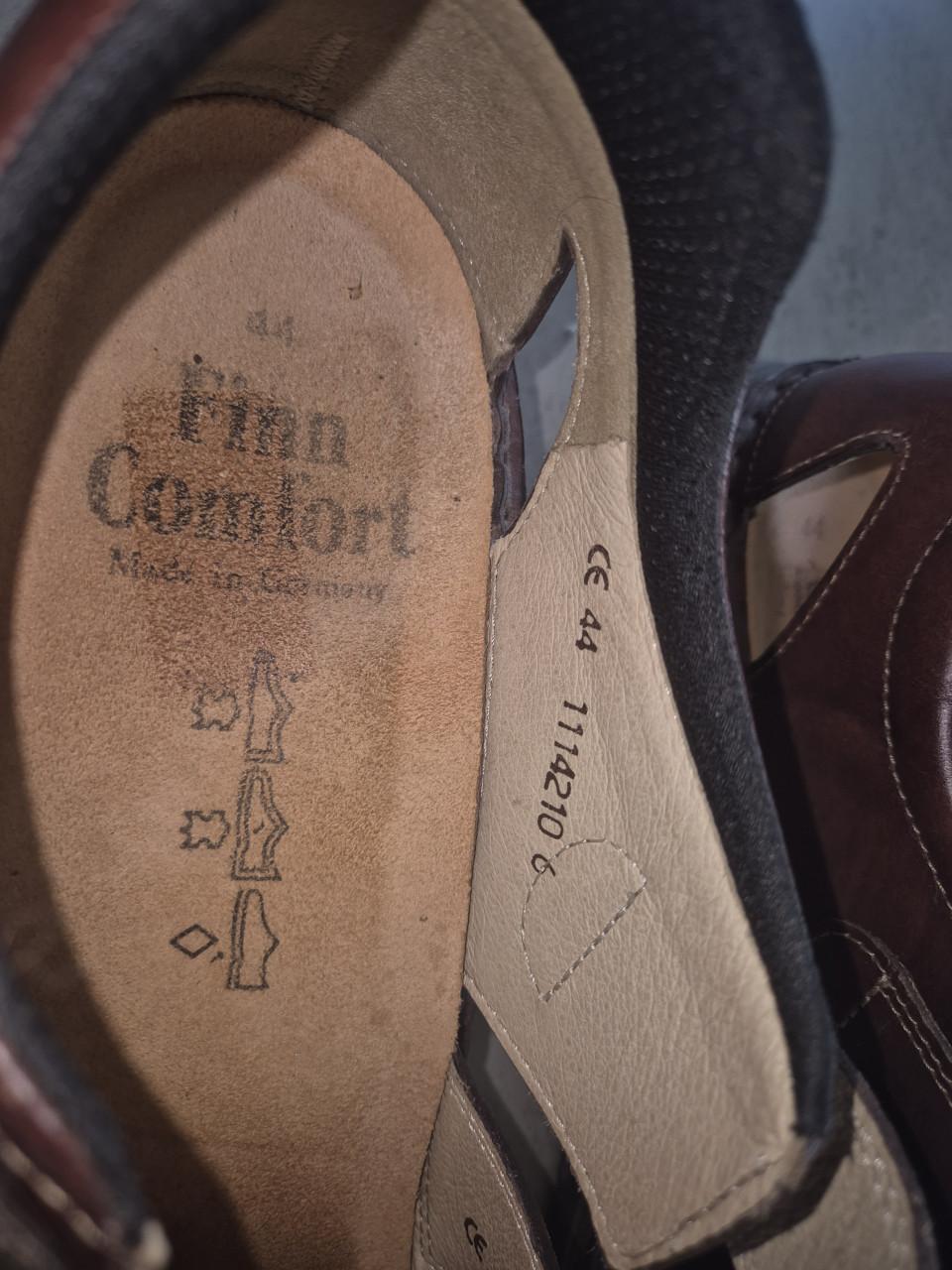 Gloednieuwe sandalen maat 44