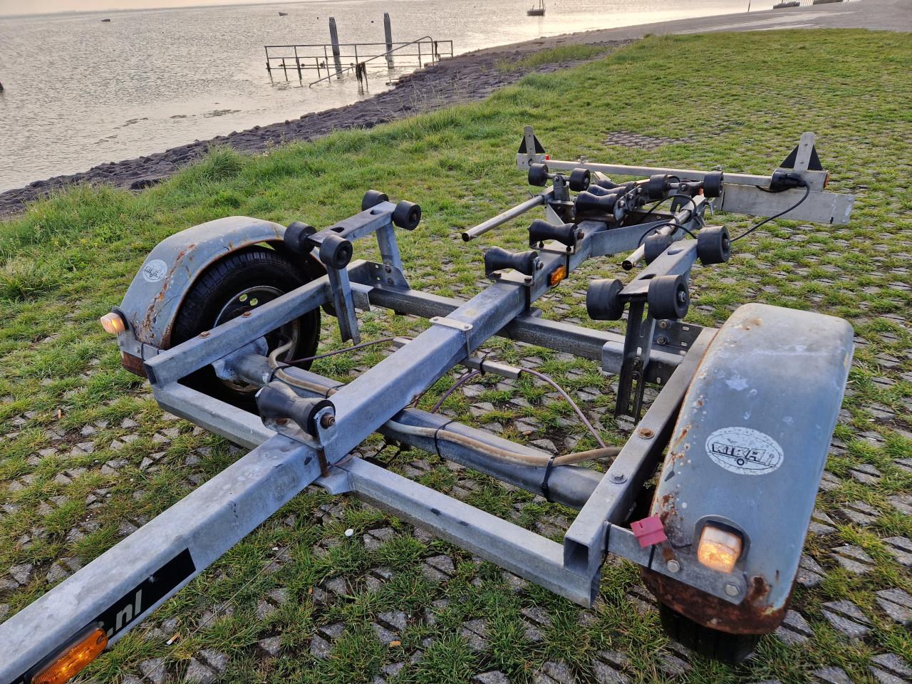RIBA BV 1400 kg geremde trailer met NL kenteken € 1650,-