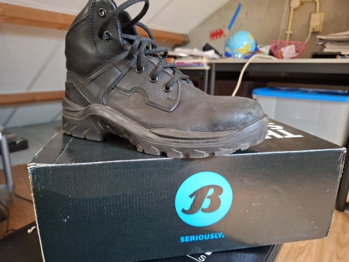 Werkschoenen stalenneus maat 39