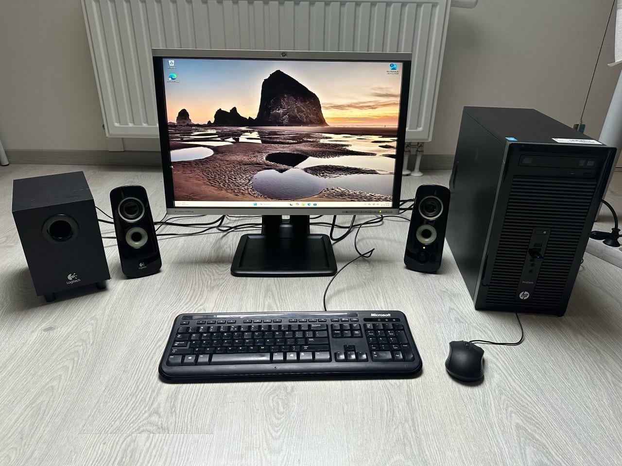 Complete set HP PC / Intel Core i5 / 12GB ram / Windows 11 /
