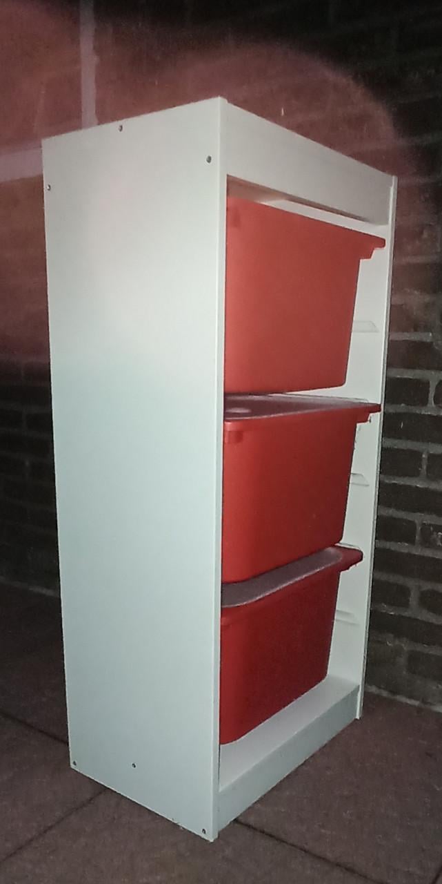 €18 - Ikea Trofast basiselement + 3 x opbergbak rood + 3 x deksel