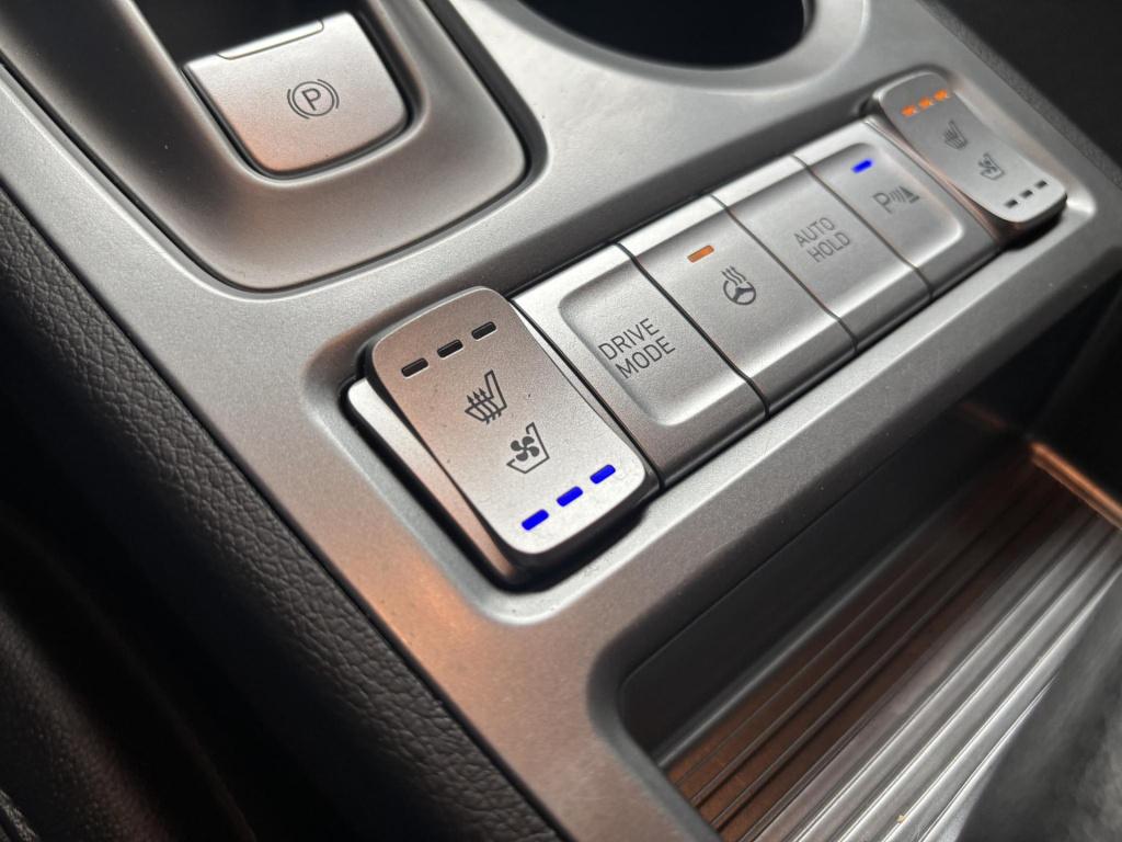 Hyundai Kona ev premium 64 kwh soh 95%
