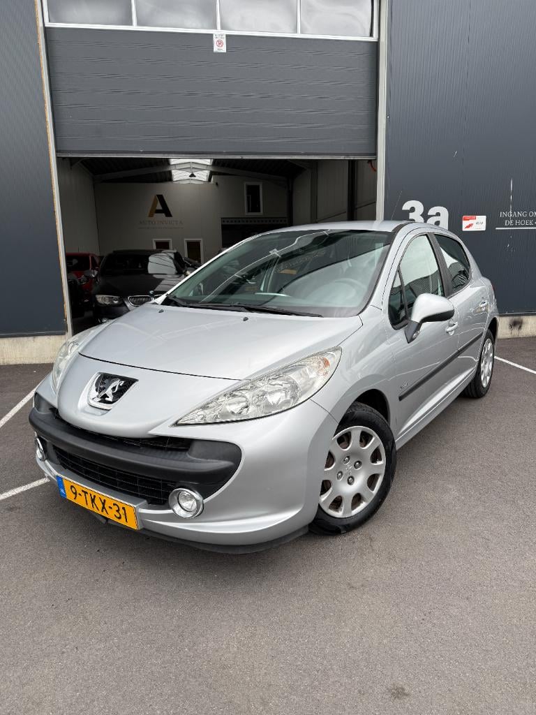 Peugeot 207 1.4 look - airco - nieuwe koppeling
