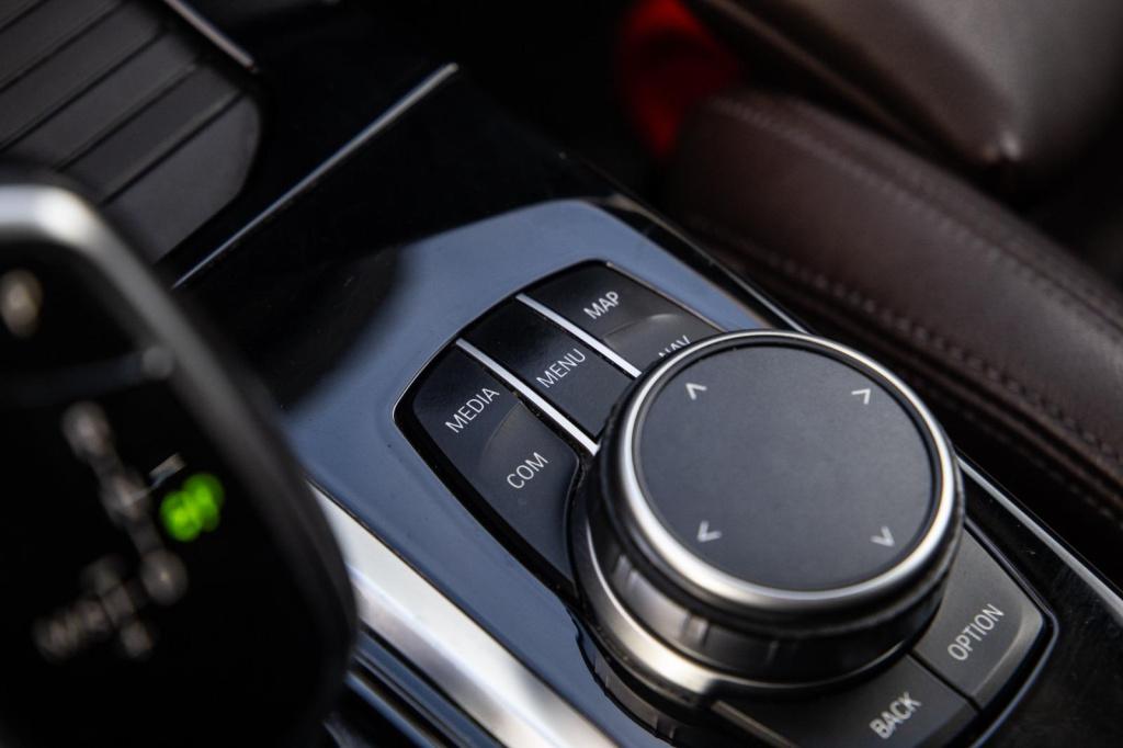 BMW X3 xdrive30e high executive bruin leer / panorama dak / automaat / plug