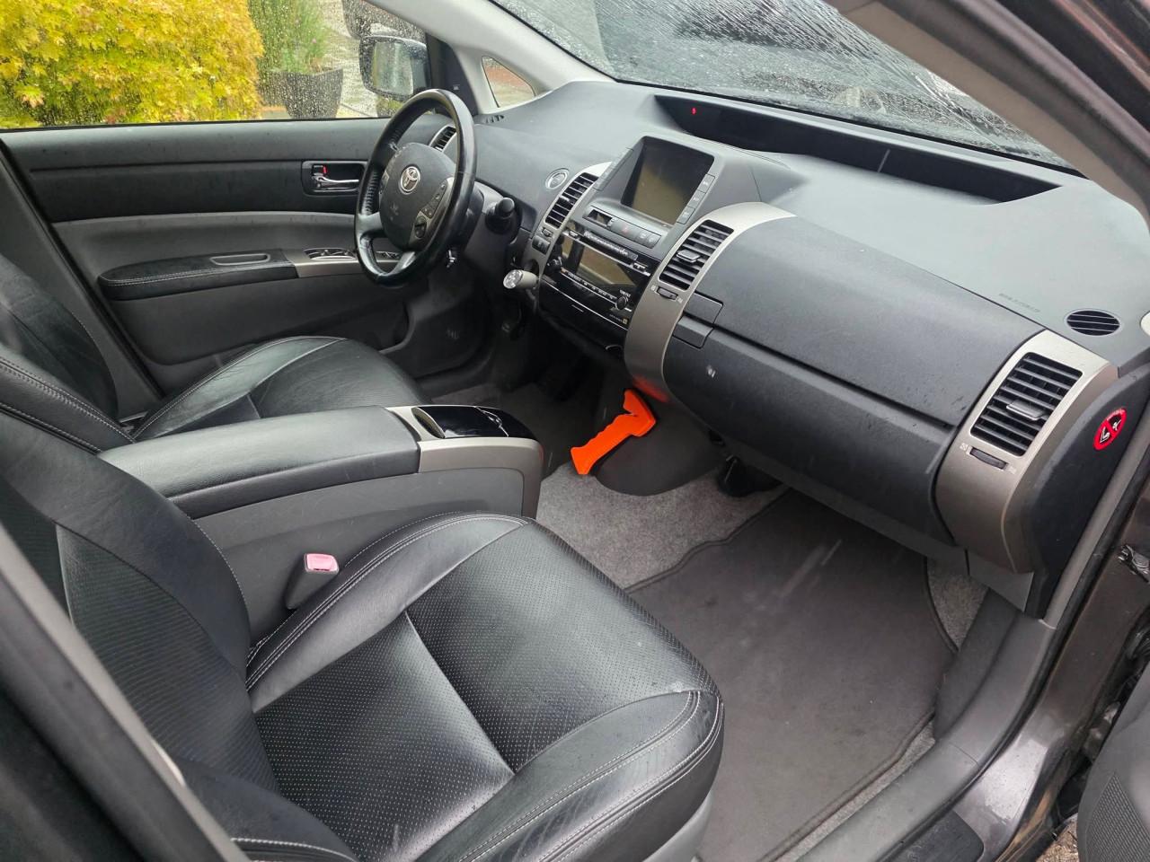 Tekoop zeer mooie Toyota Prius 1.5 Business Edition Automaat