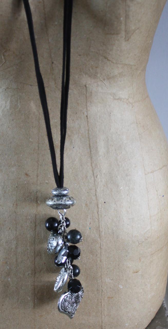 Toutjes ketting met kralen en bedeltjes