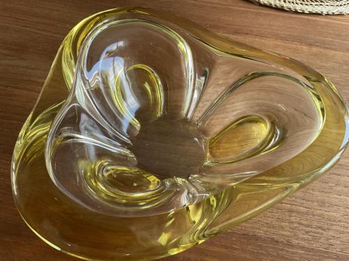 Vintage glazen schaal, geel, organisch design