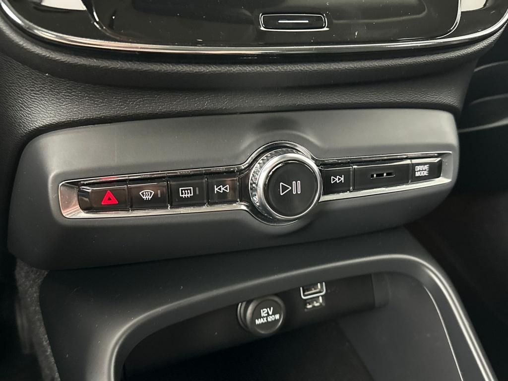 Volvo XC40 t3 163pk aut8 momentum pro| trekhaak| camera| climate| cruise co