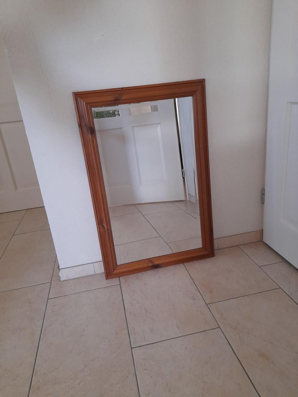 Spiegel  88 x 58 met facet rand (in goede nette staat)