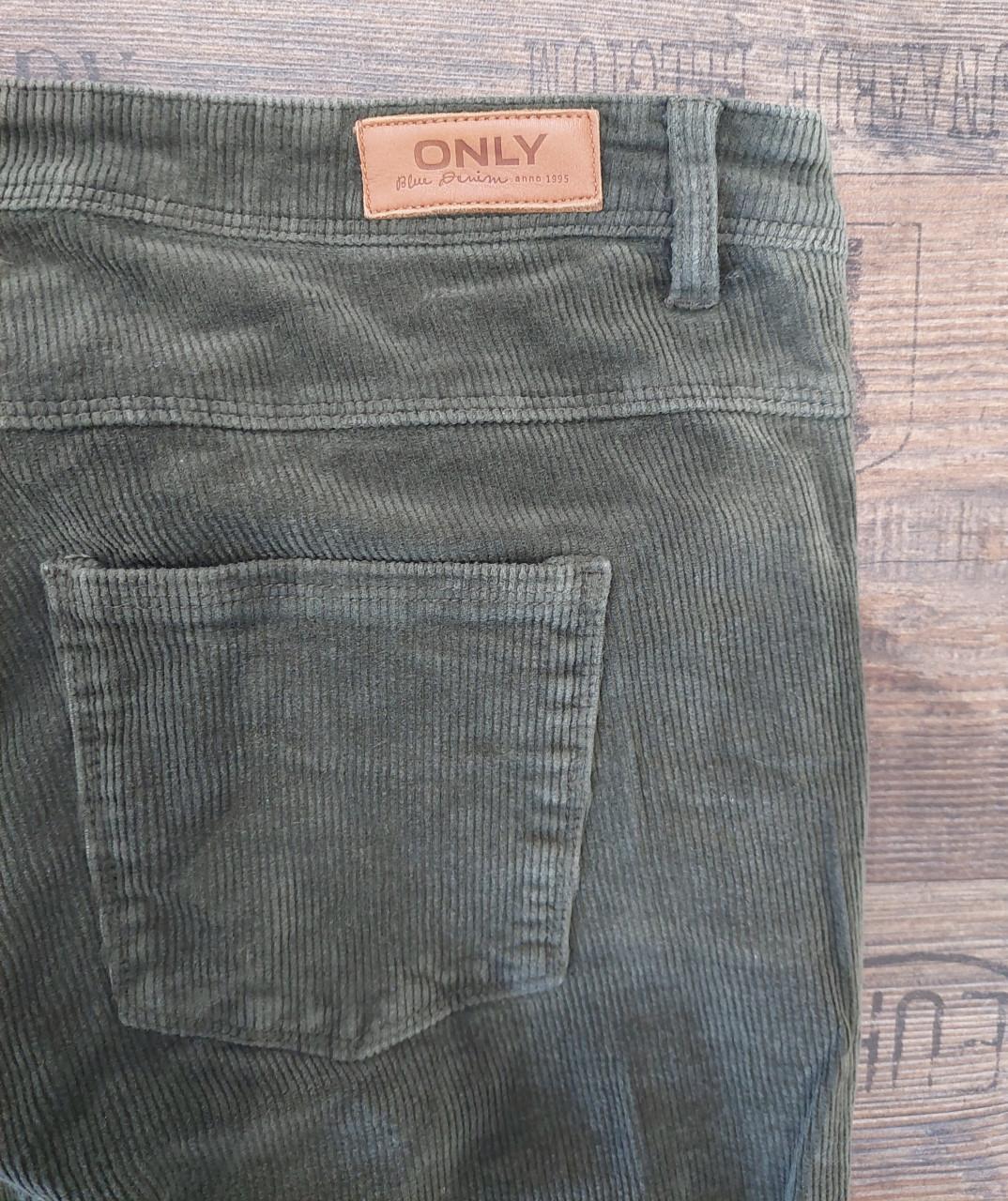 Nieuwe Only dames flaired broek donkergroen 42/32