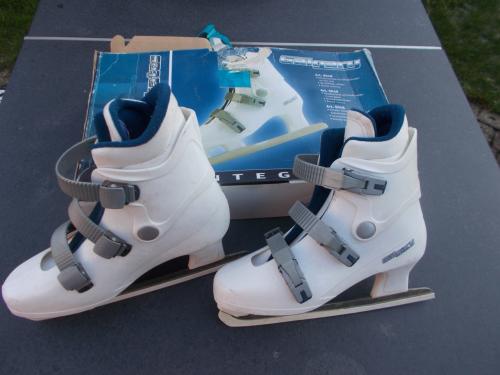 Kunst Schaatsen Galgary maat 39 zo goed als nieuw