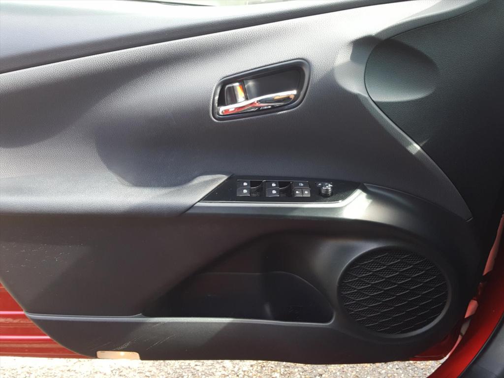 Toyota Prius 1.8 full hybrid 122pk aut active | navi | bt | cruise & climat