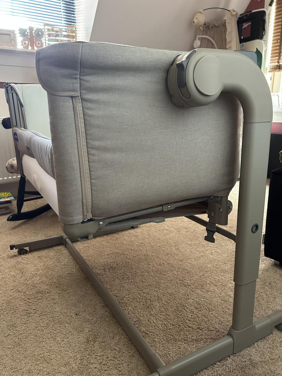 Chicco Next2Me Magic Co-sleeper taupe