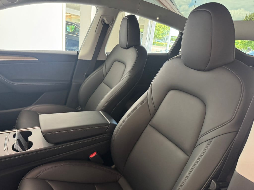 Tesla Model Y rwd 58 kwh