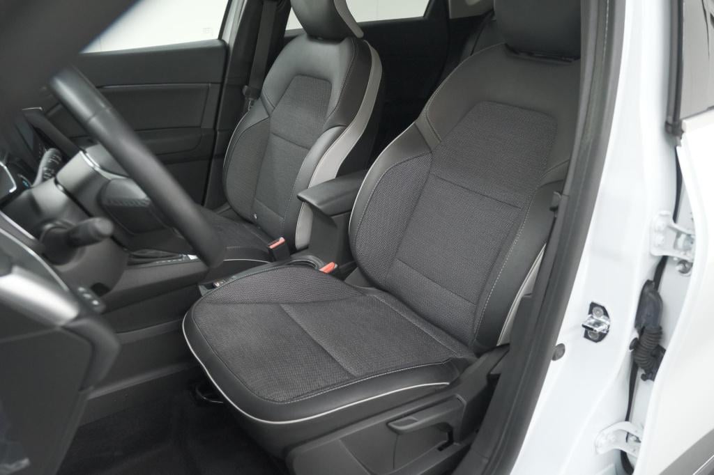 Renault Captur 1.6 e-tech full hybrid 145 techno | trekhaak | camera | navi