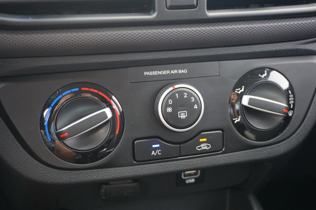 Hyundai I 10 1.0 comfort airco / cruise / carplay / lane ass. / elektr. ram