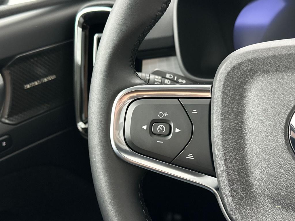 Volvo XC40 b4 197pk plus dark| 360camera| trekhaak| adap.cruise| h&k audio