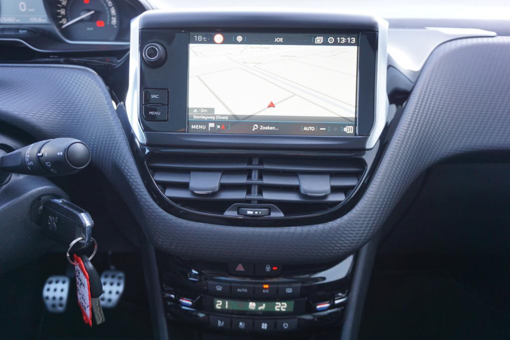 Peugeot 208 1.2 puretech gt-line airco / navi / cruise / camera / pano / ca