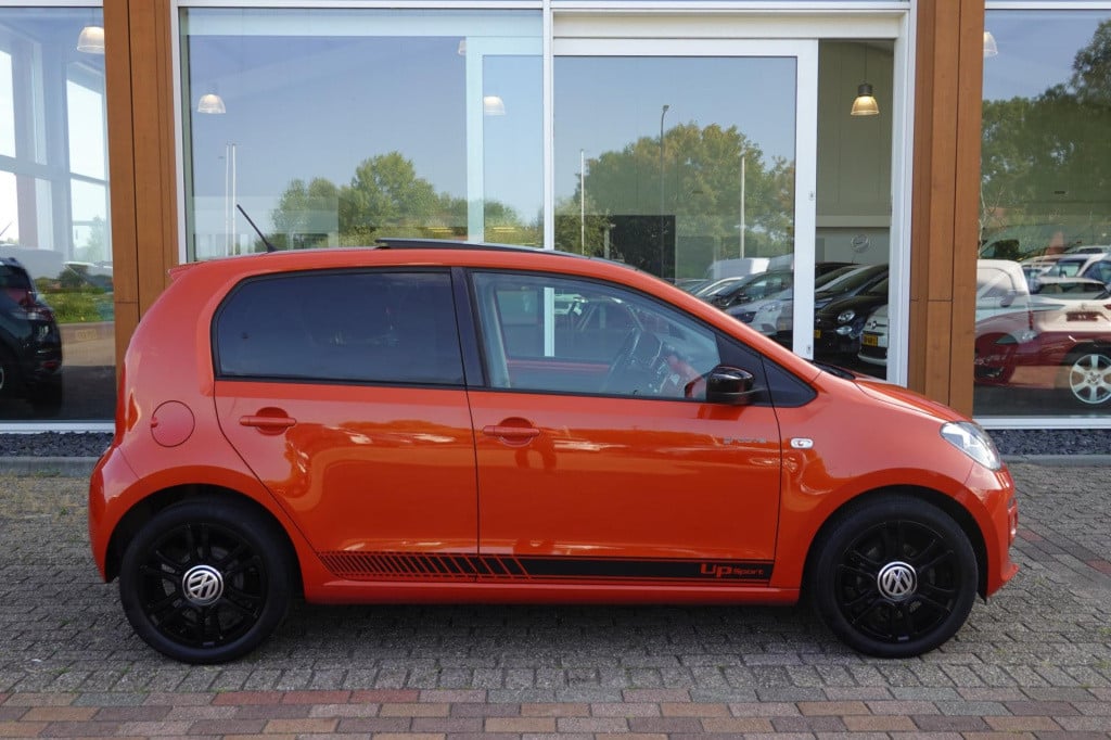 Volkswagen UP! 1.0 groove up! bluemotion