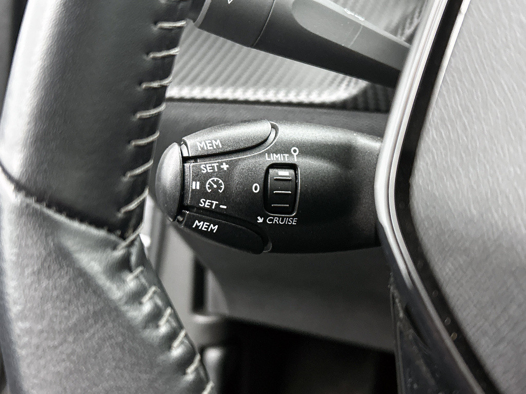 Peugeot 2008 100pk allure | rijklaar | trekhaak | camera achter | keyless s