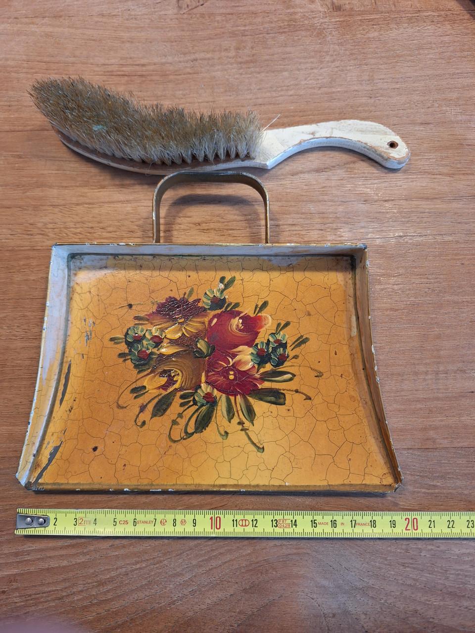 Tafel/kruimel stoffer en blik