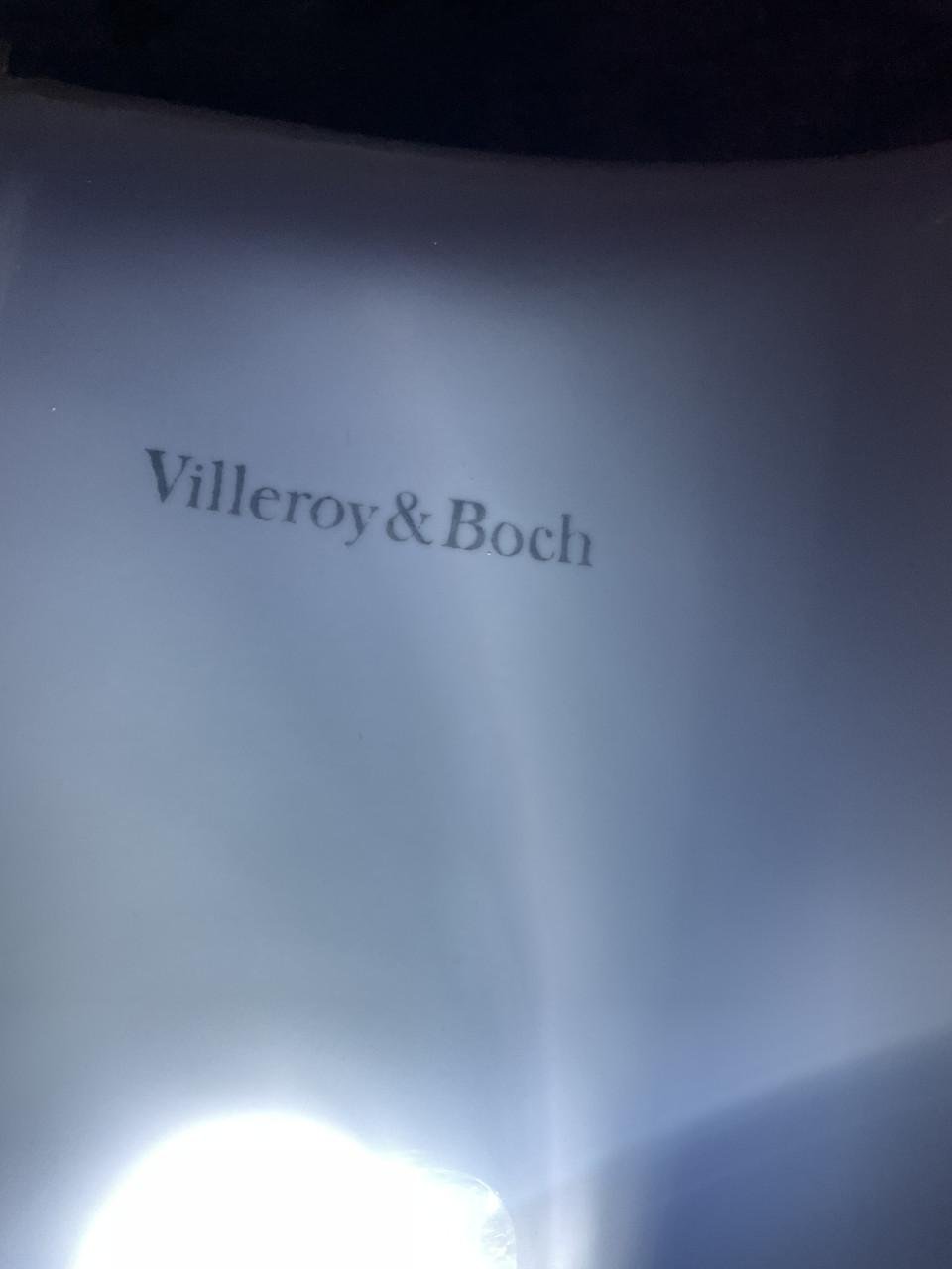 Klassieke  wastafel ( Villeroy & Boch )