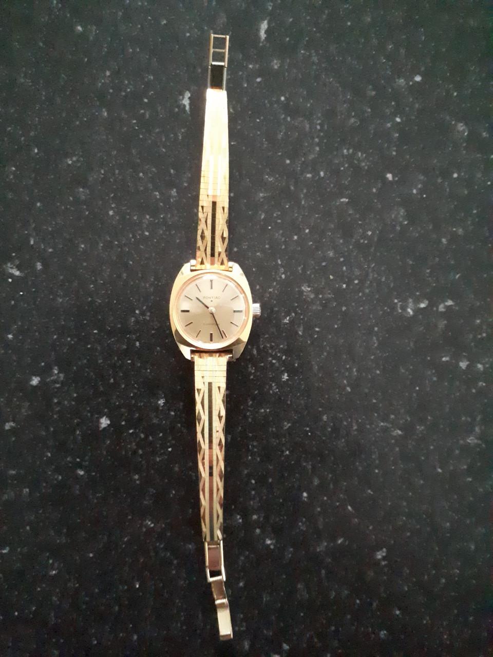 Verguld dameshorloge