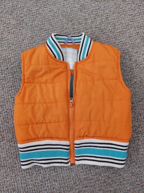 Bodywarmer hema, maat 86