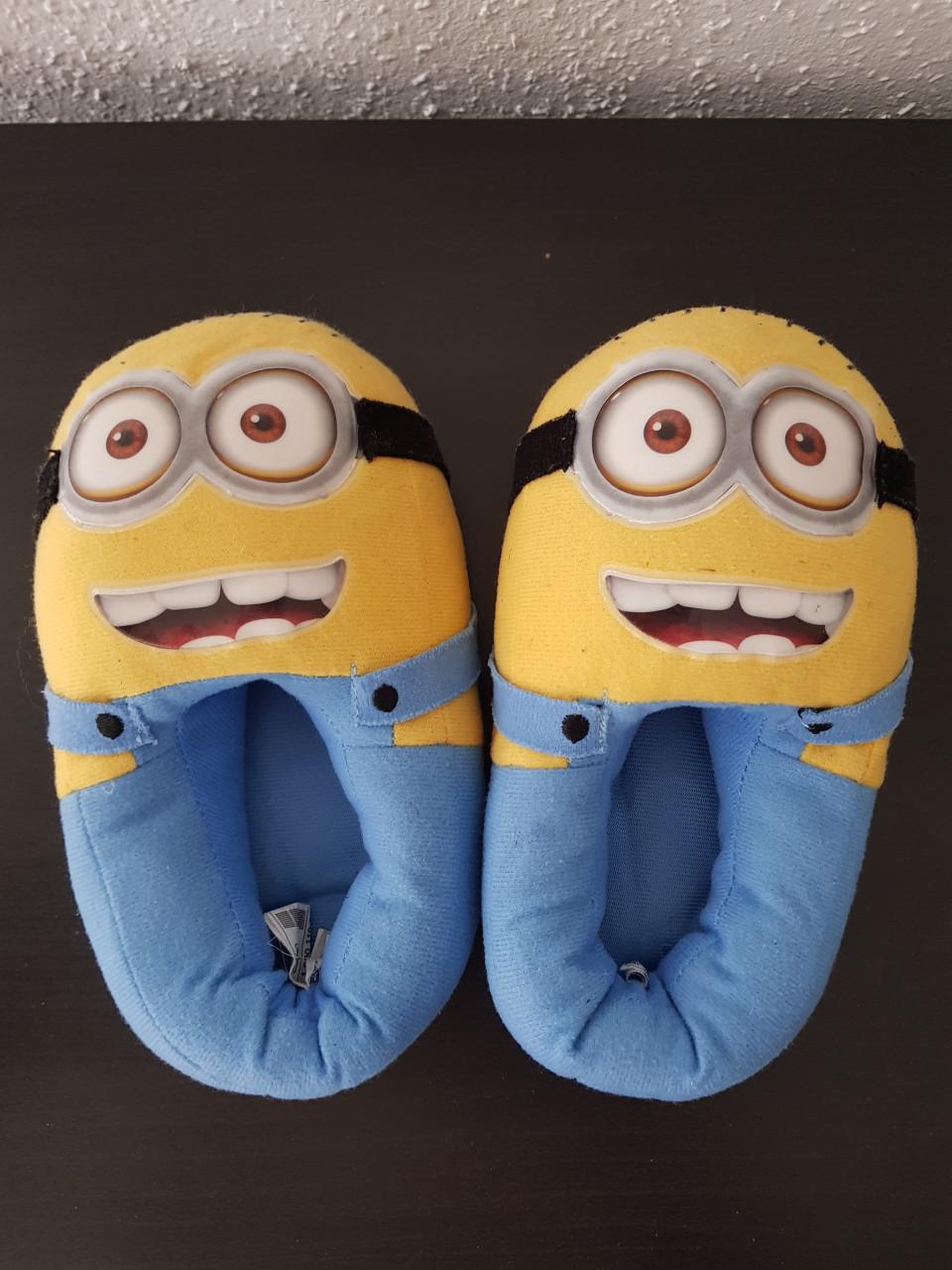 Minion pantoffels maat 29/30