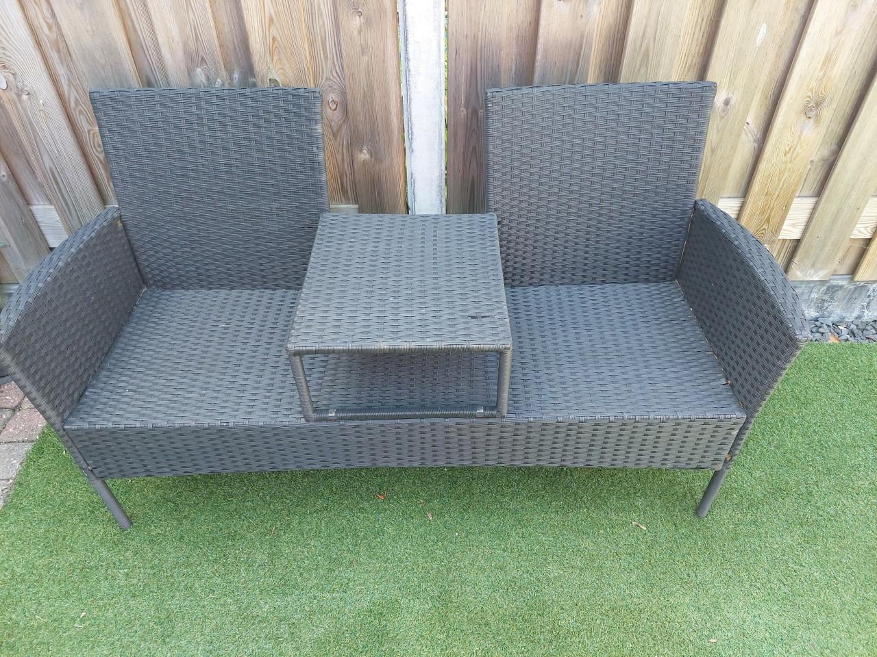 Bankje voor de tuin in goede staat