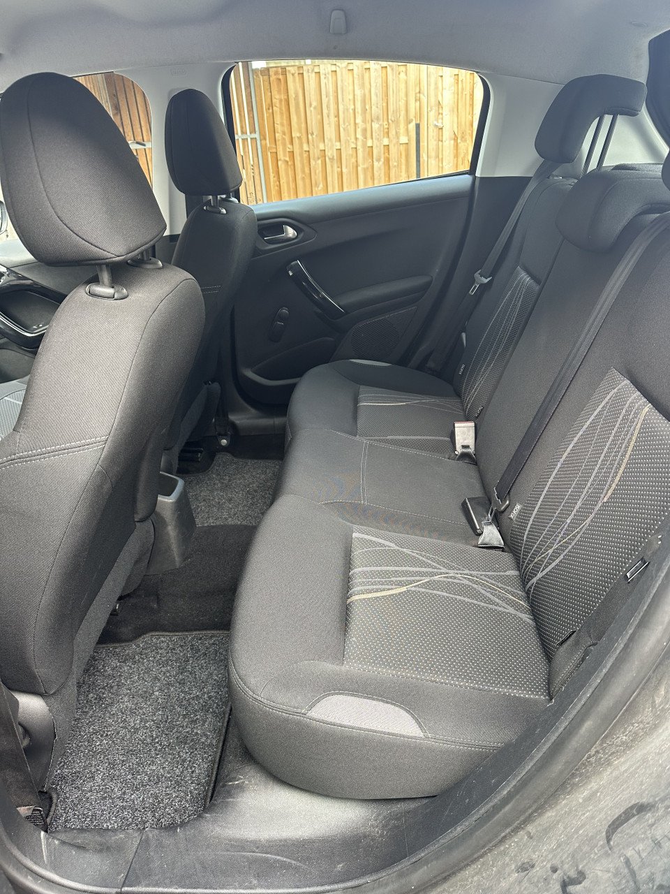 Peugeot 208 1.2 VTi Envy CarPlay/climate/phulp/trekhaak