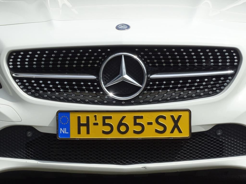 Mercedes-Benz Cla shooting brake 180 ambition | bi-xenon | pano