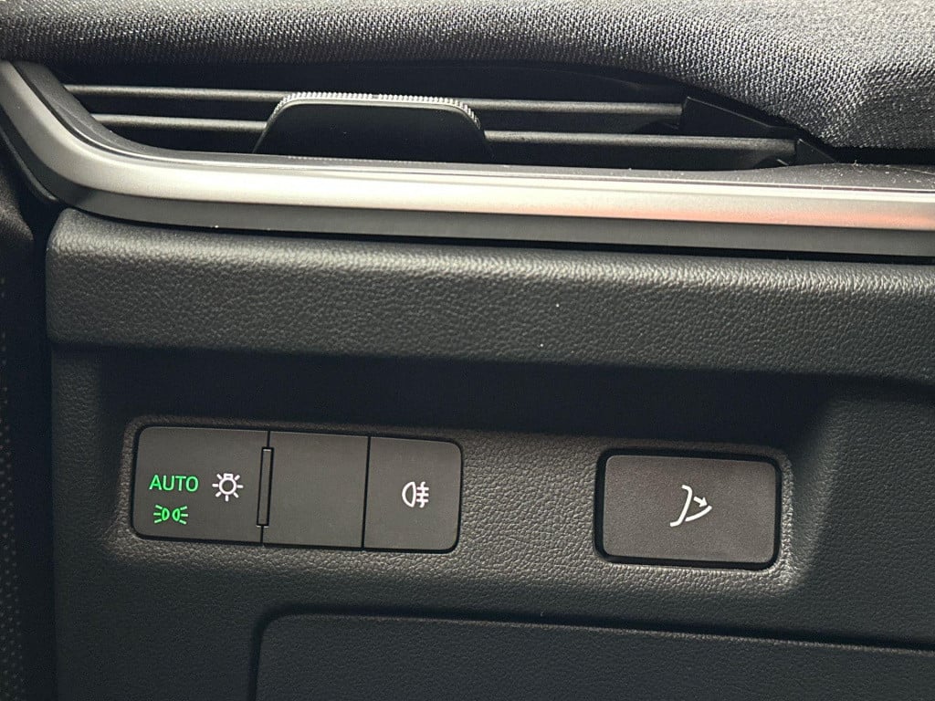 Skoda Elroq business edition tour elektromotor 210 kw / 286 pk