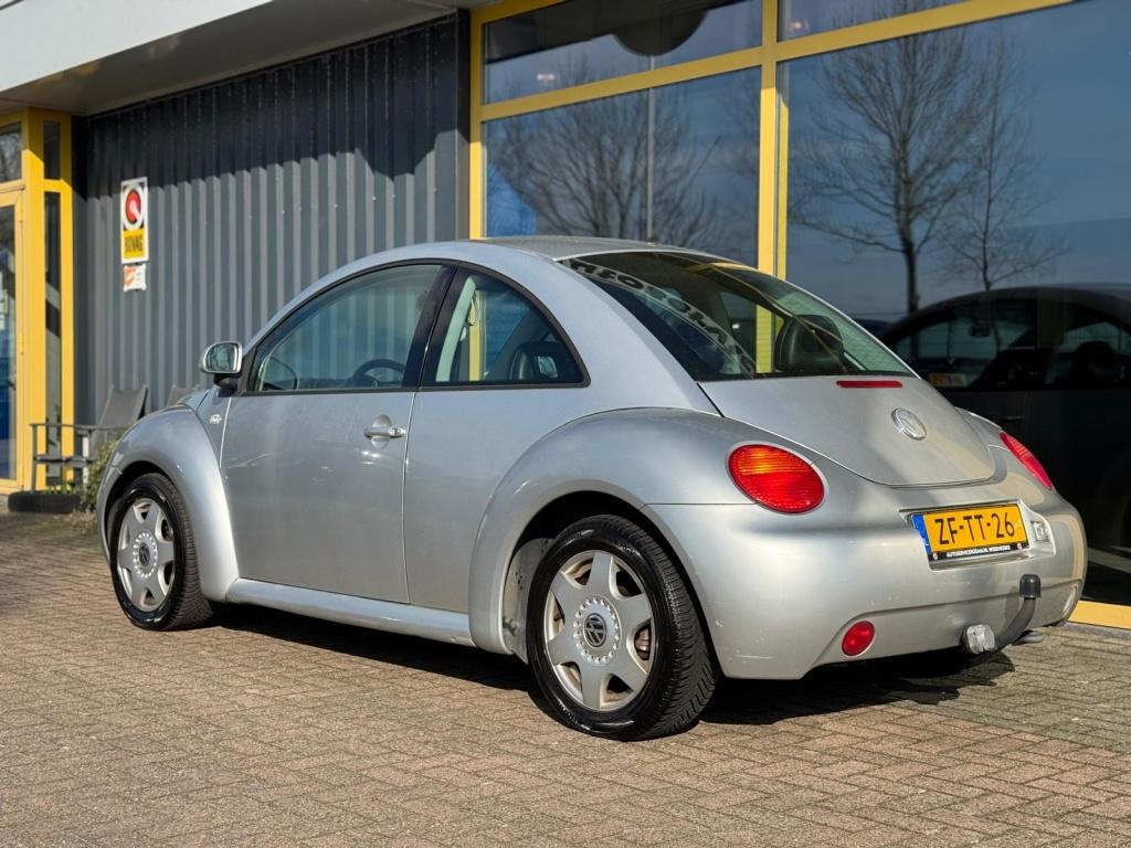 Volkswagen New Beetle 2.0 highline