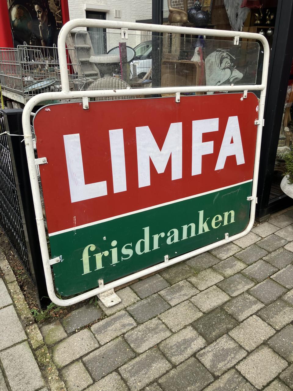 Vintage terrasschermen ( LIMFA frisdranken )