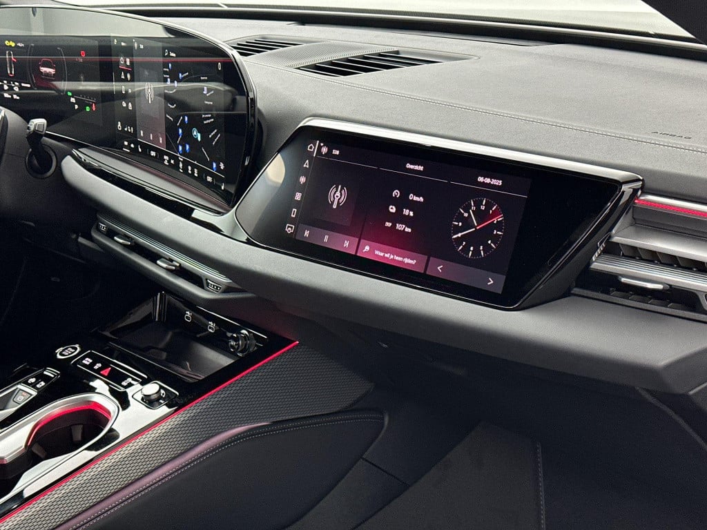 Audi A6 avant s edition 2.0 tfsi e 220 kw / 299 pk avant 7 versn