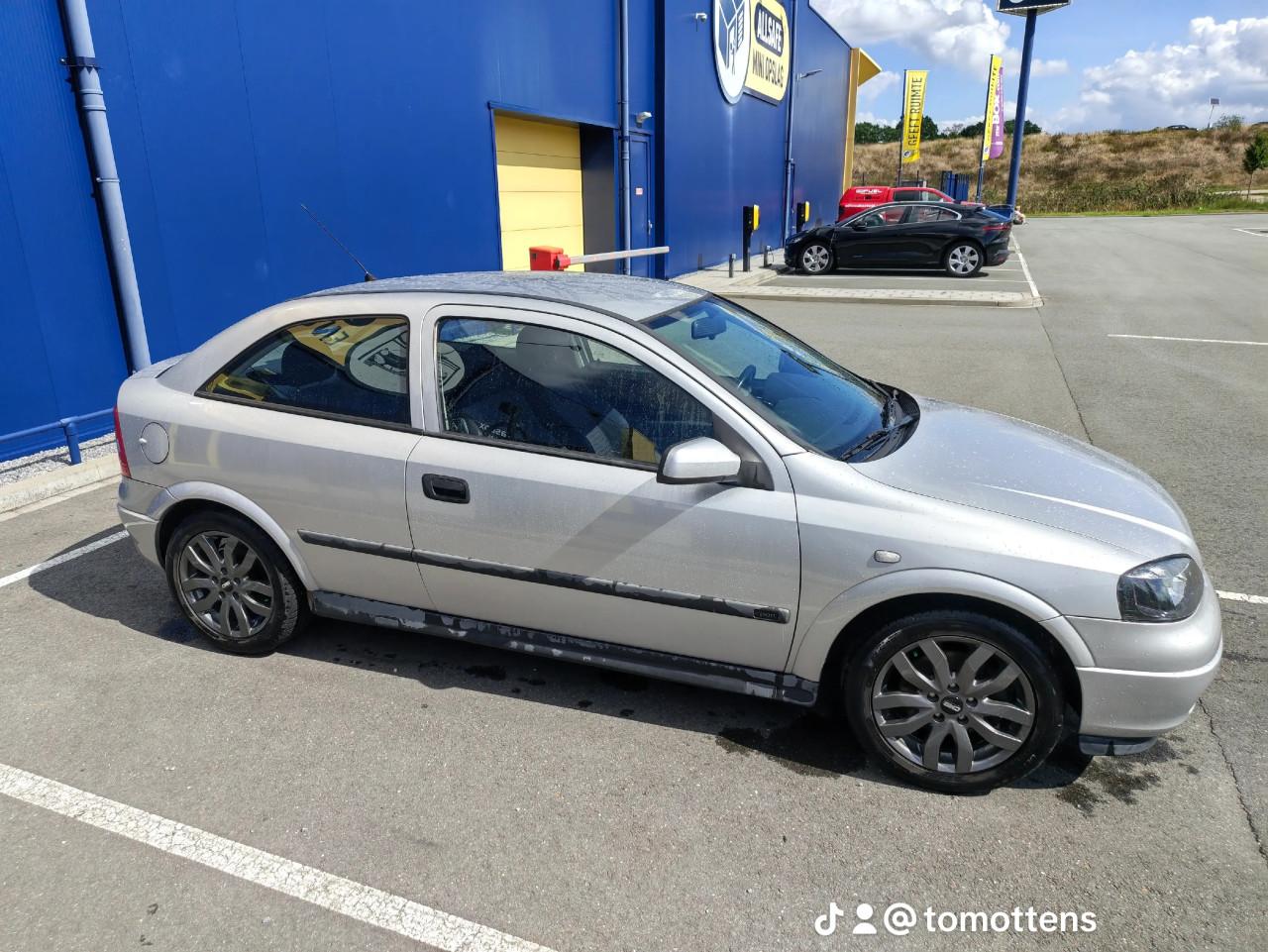 Opel astra g 1.8 sport