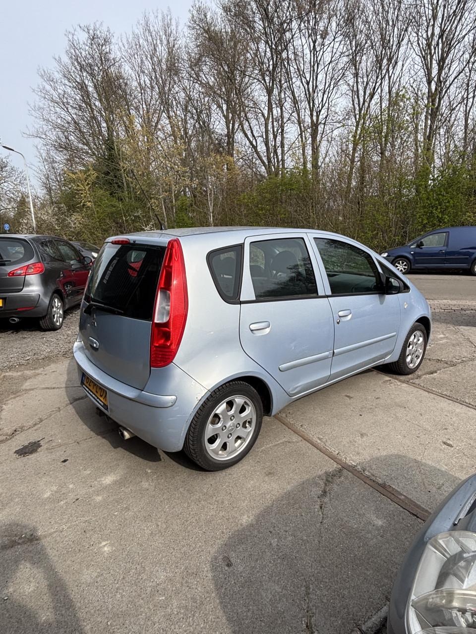 Mitsubishi colt jaar apk