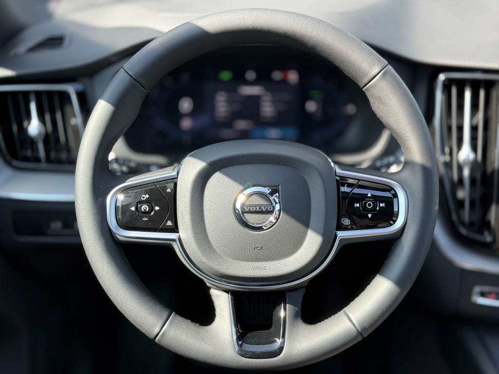 Volvo XC60 t6 awd ultra dark