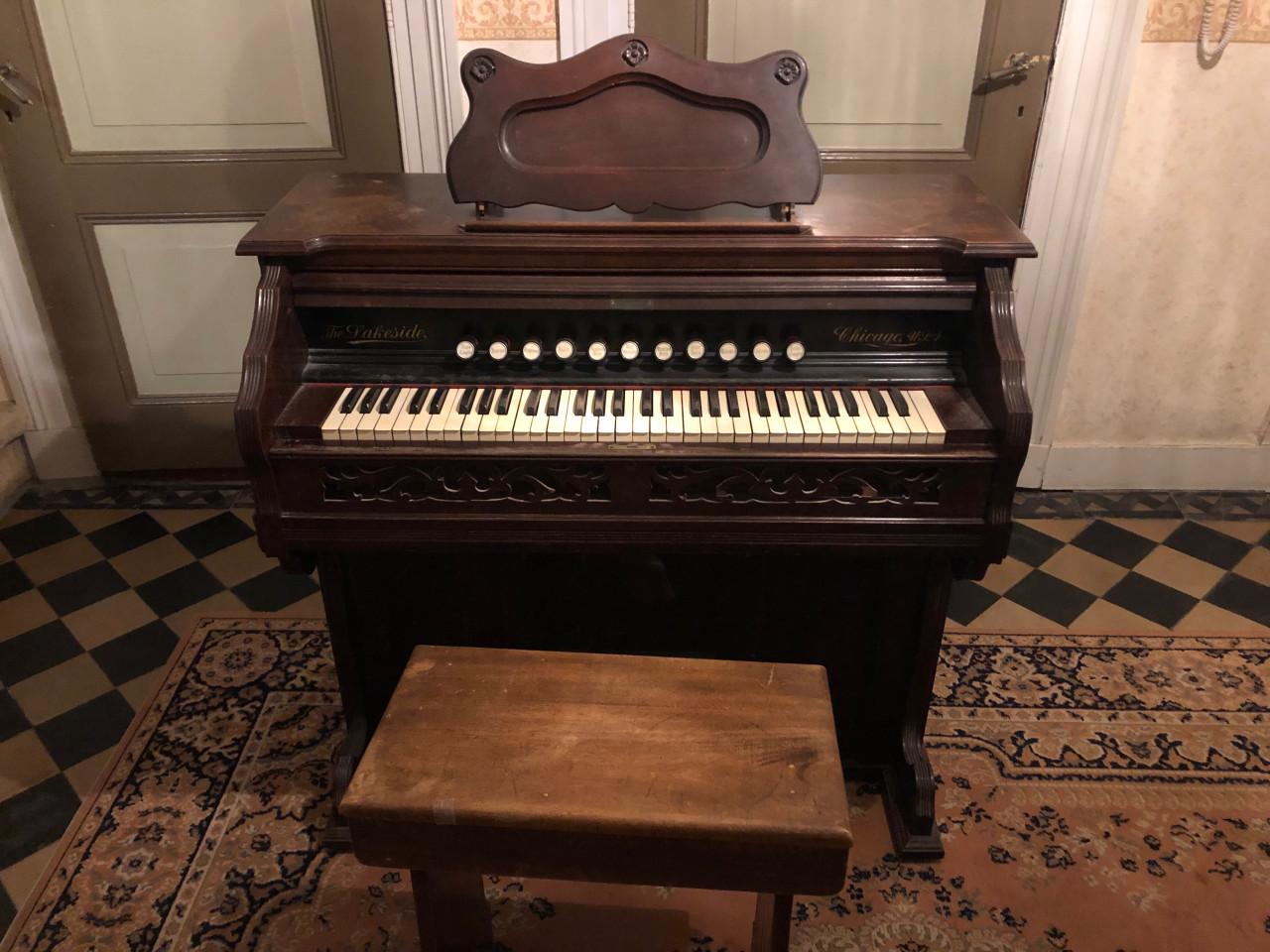 Harmonium “The Lakeside Chicago”