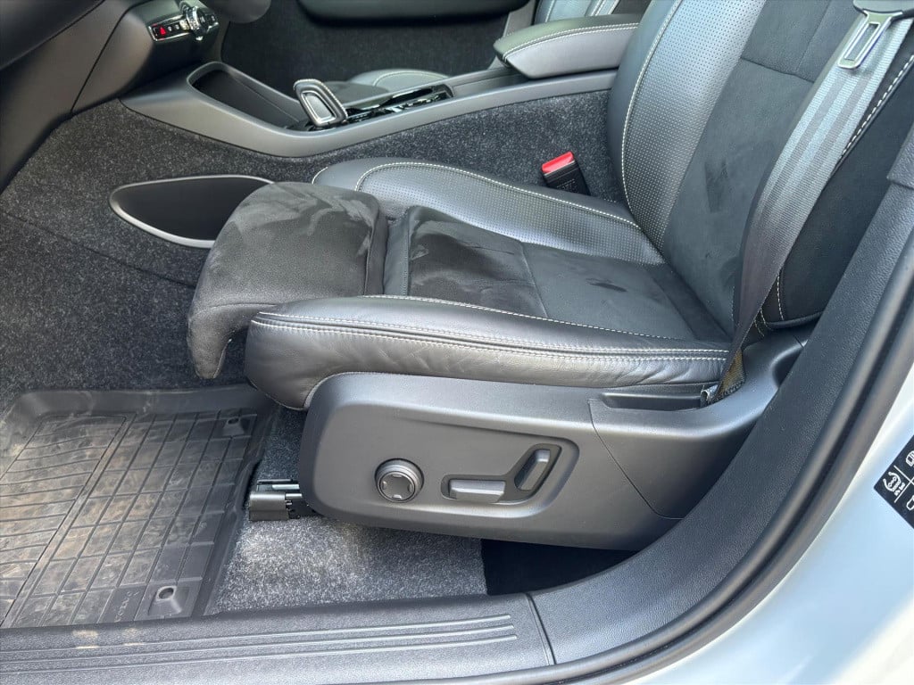 Volvo XC40 1.5 t5 recharge r-design|bliss|panoramadak|memorystoelen|stuur-s