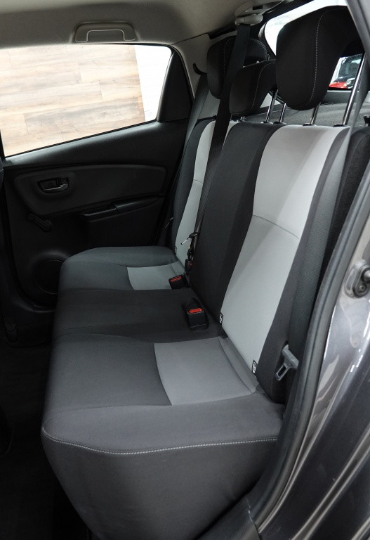 Toyota Yaris 1.0 vvt-i | camera | 15" | bluetooth |