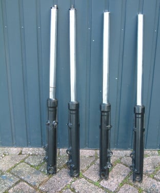 Voorvorken 35 mm clippon stuur  kroon stuk  benzine tank  honda boldor
