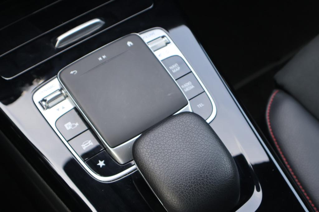 Mercedes-Benz A-Klasse 180 business solution amg l automaat l camera l temp