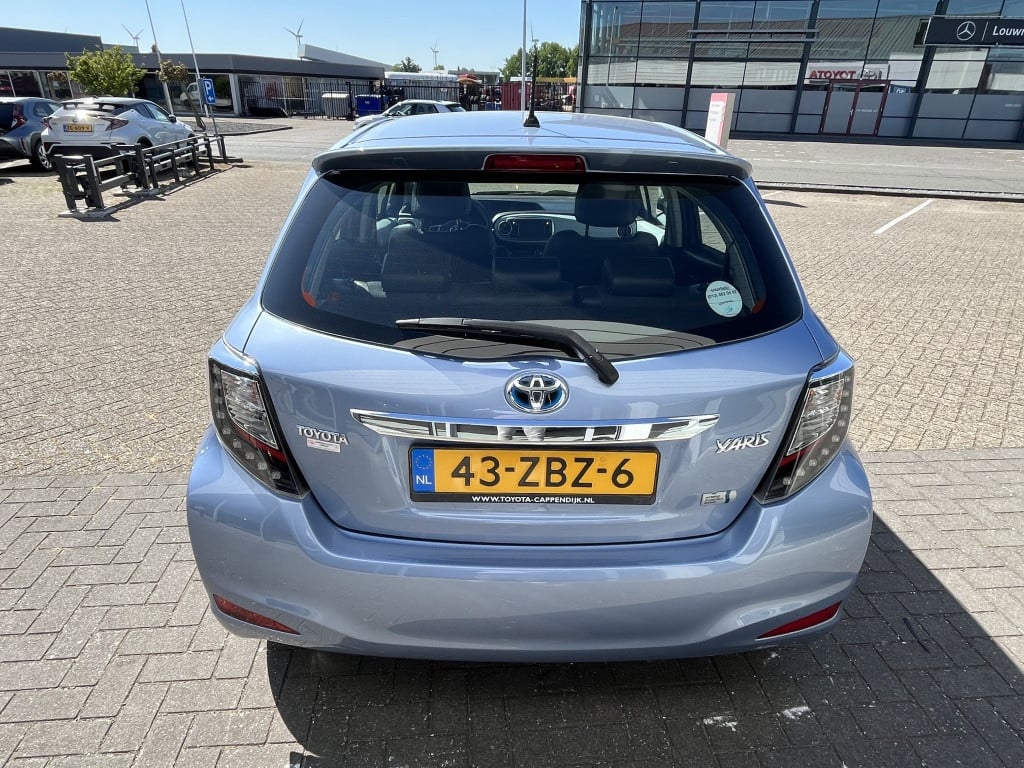 Toyota Yaris | net binnen | lage km-stand 1.5 full hybrid dynamic | camera 